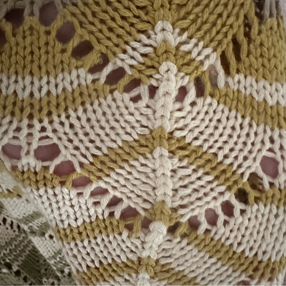 NWOT easel sweater - Picture 10 of 11